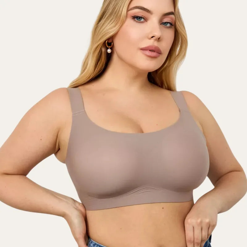 Modelo com Soutien Aura Nude sem aro e mãos na cintura