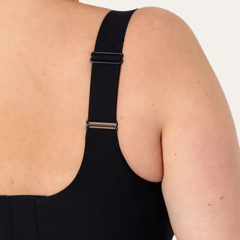 Detalhe das alças largas e ajustáveis do Soutien Aura Preto nas costas